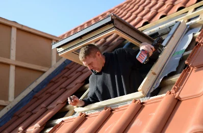 Pose de fenêtres de toit Velux à Saint-Christophe-Vallon